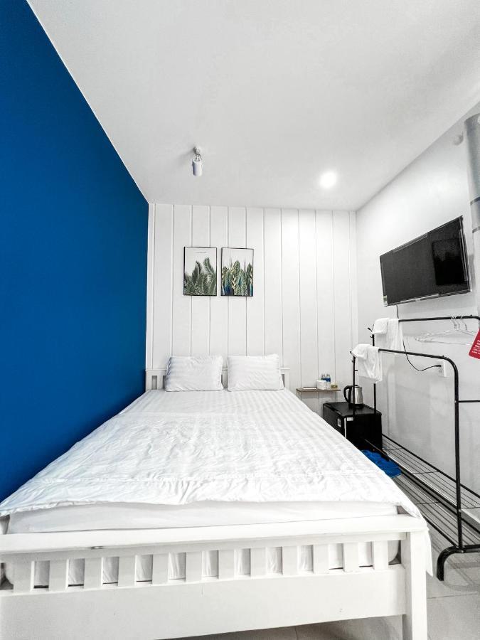 Hotel New *